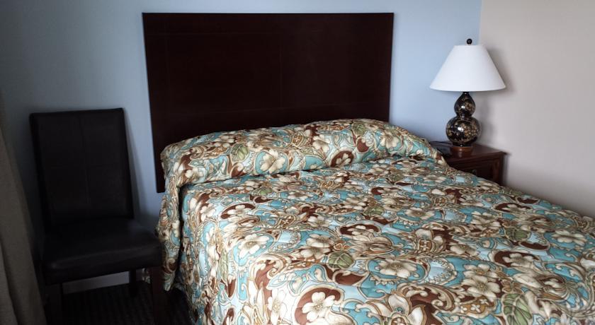 Отель Pirate's Cove Motel