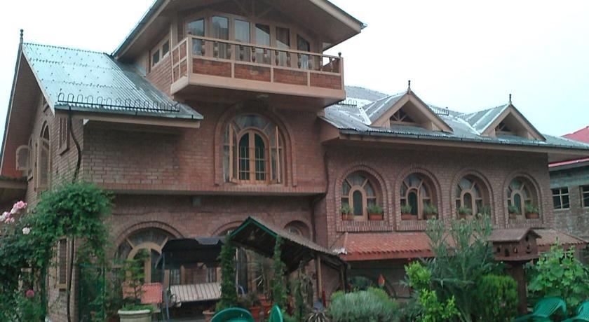 Отель Honey Dew Guest House