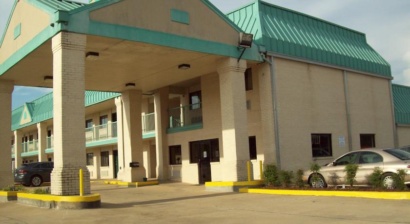 Отель Western Inn Express