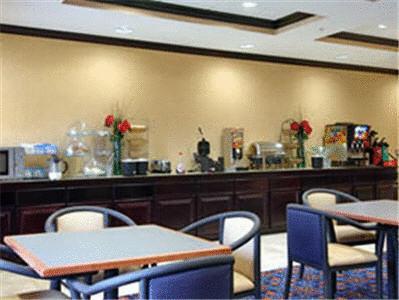 Отель Wingate by Wyndham Mount Laurel