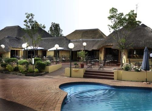 Отель Shumba Valley Lodge