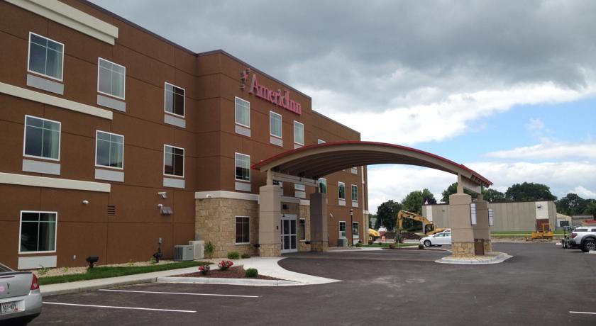 Отель AmericInn Waupun