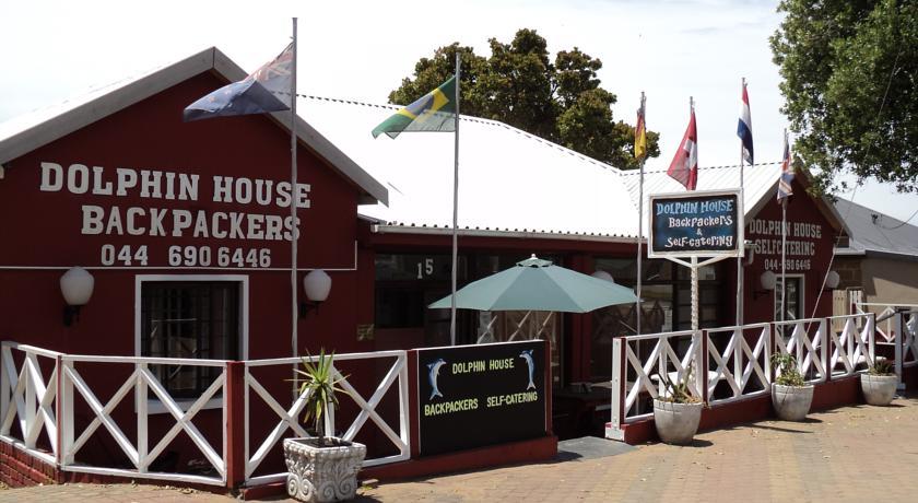 Хостел Dolphin House Backpackers and Self Catering