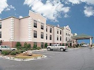 Отель Comfort Suites Monroe
