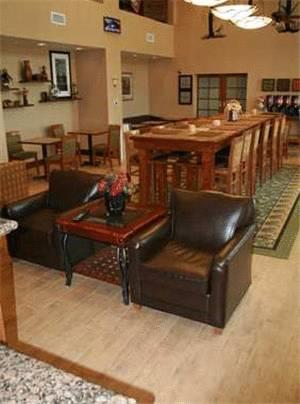 Отель Hampton Inn & Suites Fairbanks