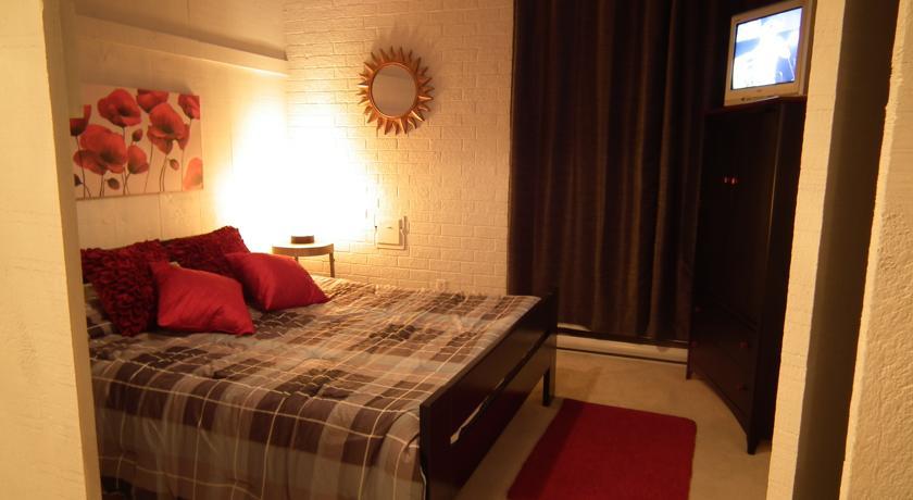 Отель Hébergement Stoneham - Les chalets du Skieur
