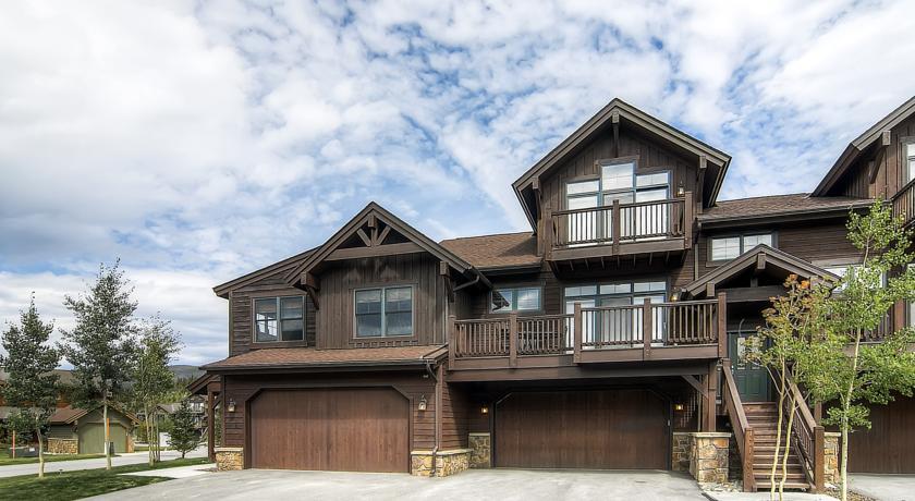 Highland Greens Townhome 36 by Colorado Rocky Mountain Resorts