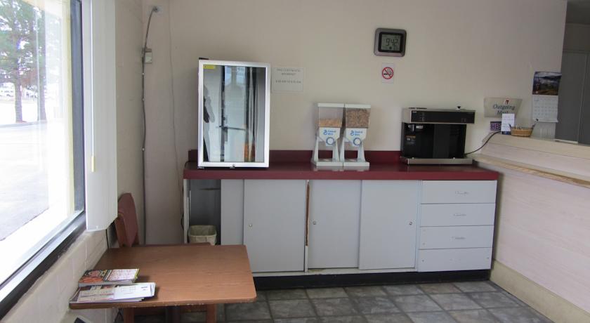 Отель Executive Inn