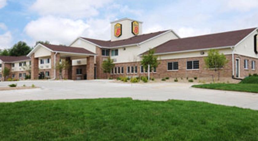 Отель Super 8 Cedar Falls