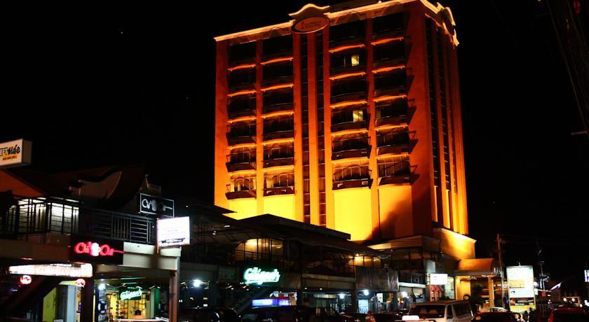 Отель Iloilo Business Hotel