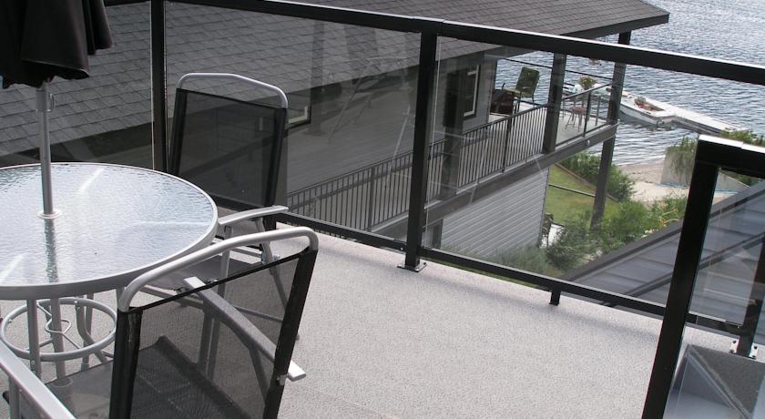 Апартаменты The Black Salmon Carriage House