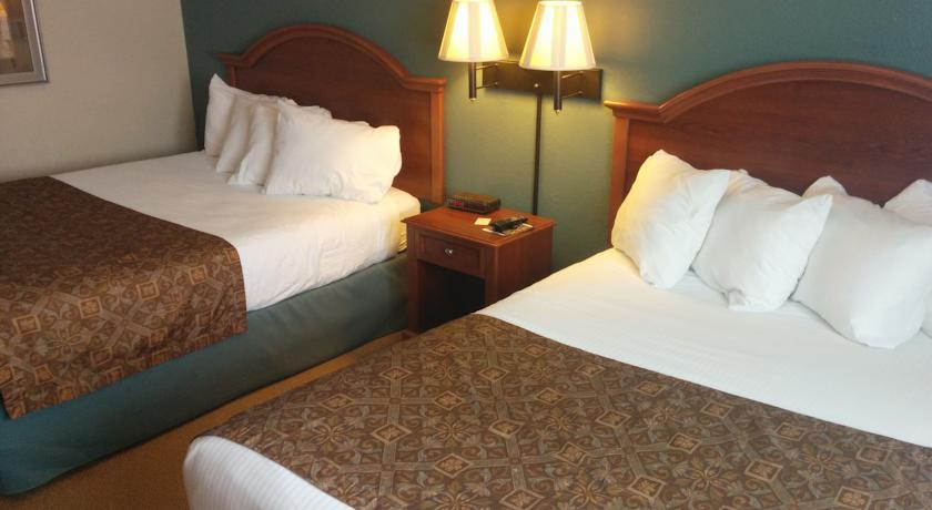 Отель AmericInn Saint Peter