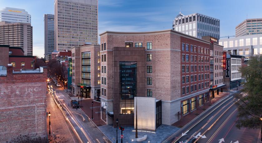 Отель Residence Inn by Marriott Richmond Downtown