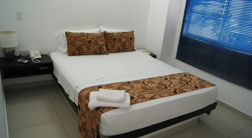 Отель Hotel Adelaida