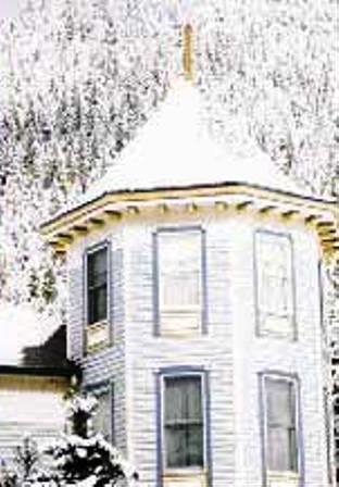 Отель Alexander's Country Inn at Mount Rainier