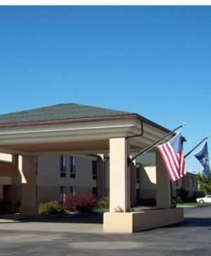 Отель Maple City Inn