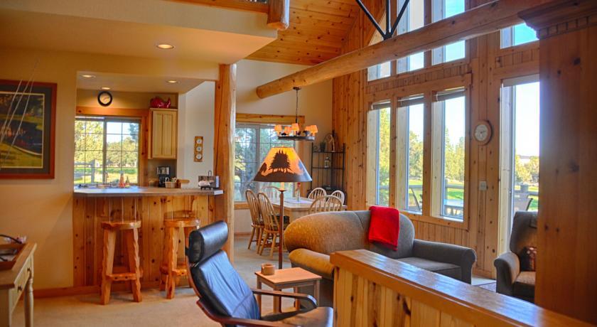Отель Eagle Crest Chalet