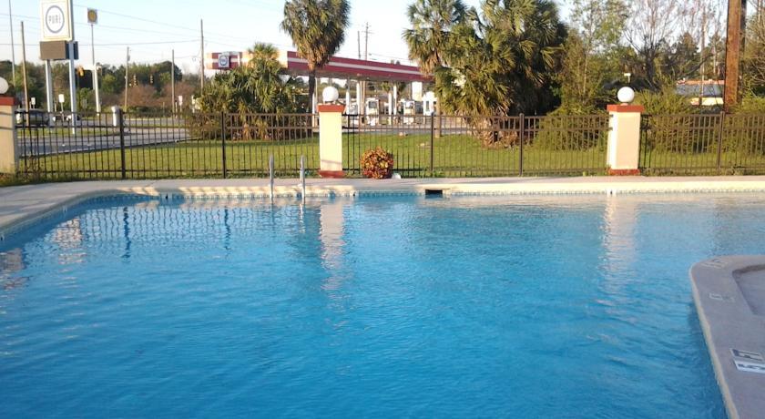 Отель New Valdosta Inn and Suites