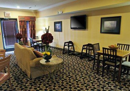 Отель Comfort Suites Prestonsburg