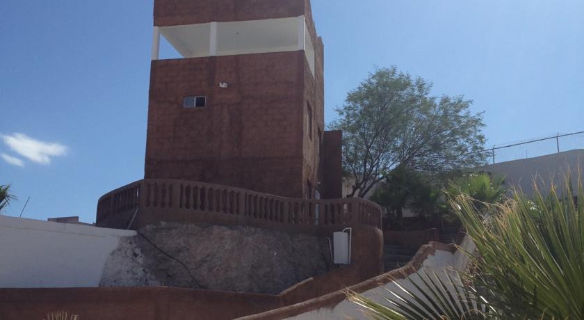Апартаменты Whale Hill Tower