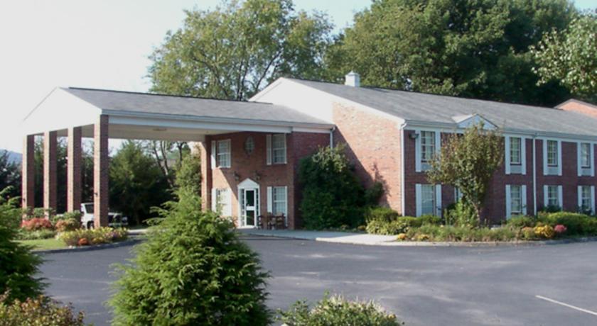 Отель Americourt Hotel and Suites - Elizabethton