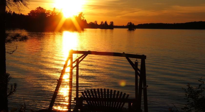 Отель Ludlow's Island Resort