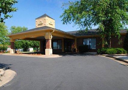 Отель Quality Inn Albemarle