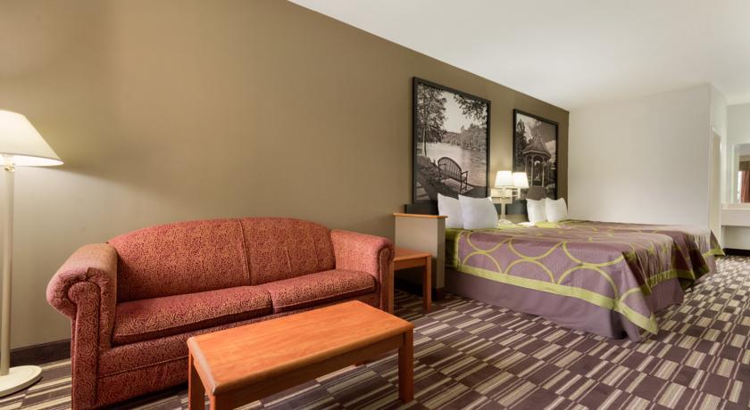 Отель Super 8 Chatsworth/Dalton