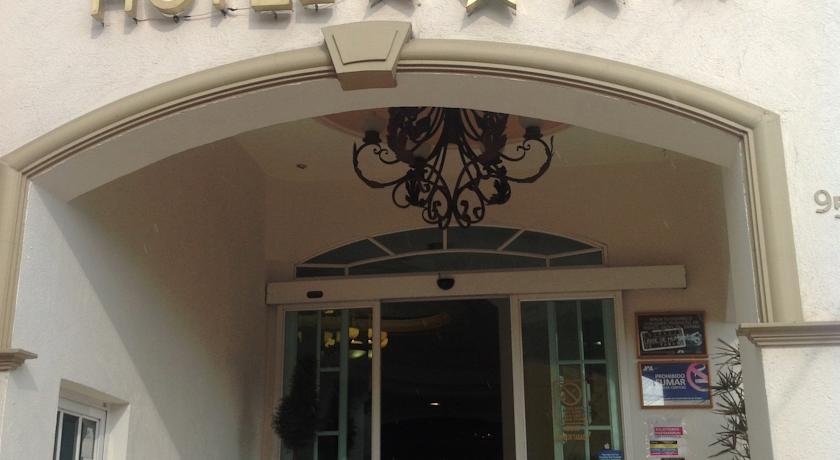 Отель Hotel Plaza Ejecutivo