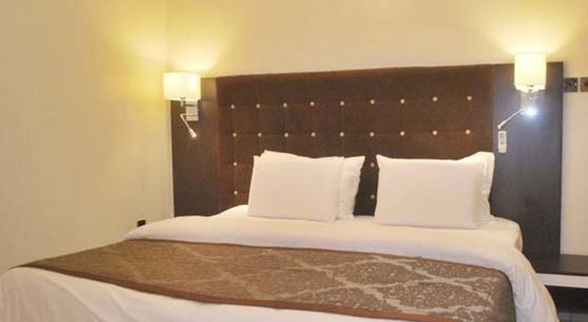 Отель Lakeem Suites Ikoyi