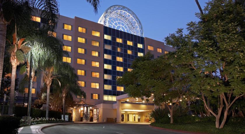 Отель Sheraton Hotel Fairplex & Conference Center