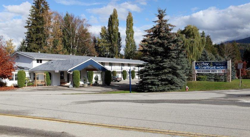 Отель Anchor Riverfront Motel