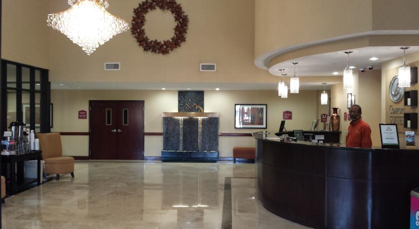 Отель Comfort Suites Waycross