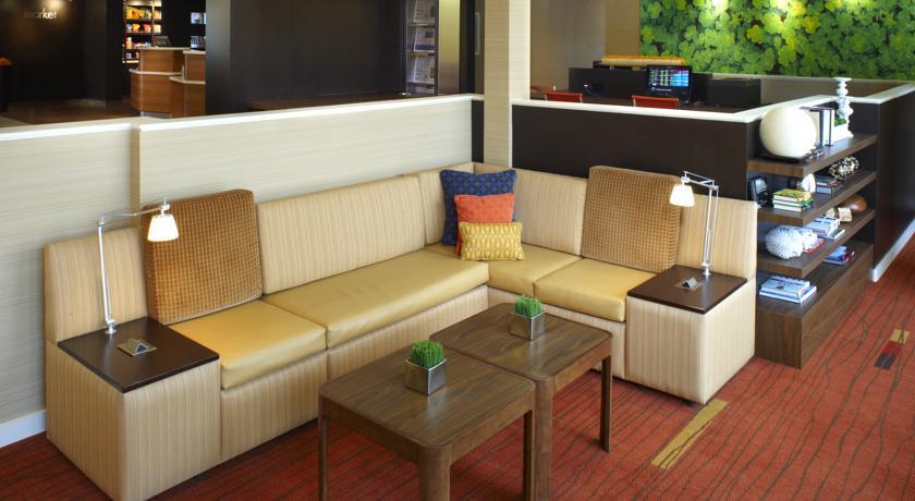 Отель Courtyard Chicago Oakbrook Terrace
