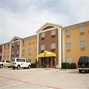 Отель Super 8 Bedford DFW