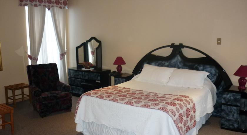 Отель Hotel Esmeralda