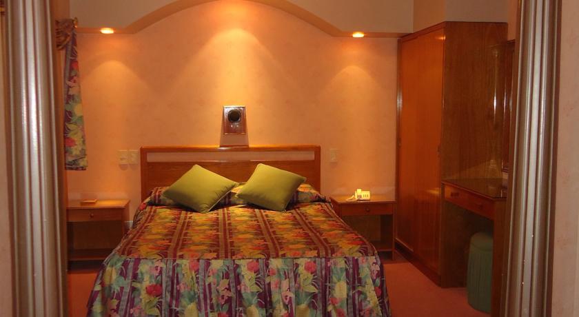 Отель Hotel León