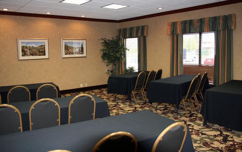 Отель Holiday Inn Express & Suites Troy