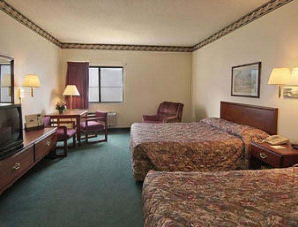 Отель St. Louis Travelodge