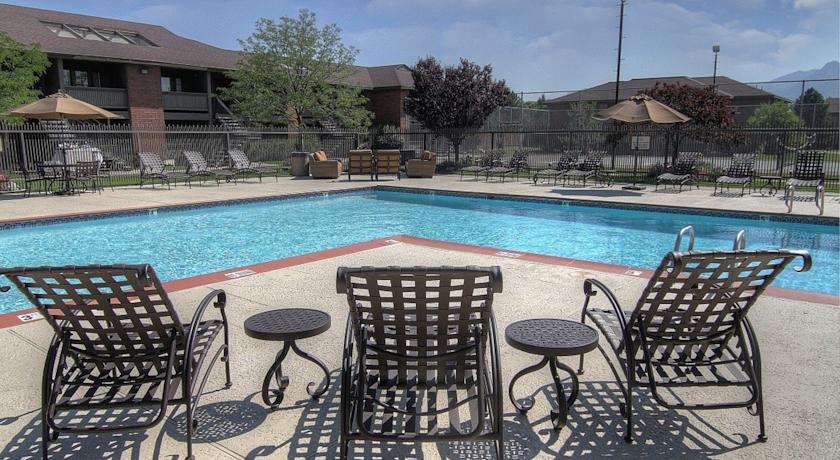 Апартаменты Thornhill Park Suites