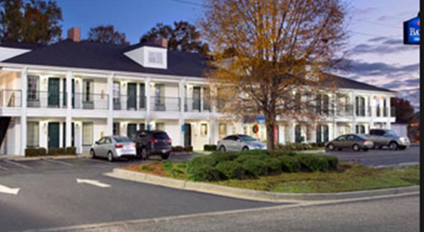 Отель Baymont Inn & Suites - Roanoke Rapids