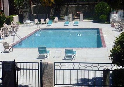 Отель Quality Inn Uvalde