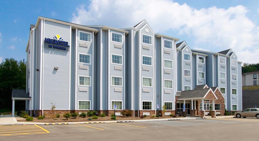 Отель Microtel Inn & Suites by Wyndham Waynesburg