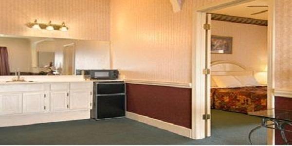 Отель Days Inn & Suites Osceola