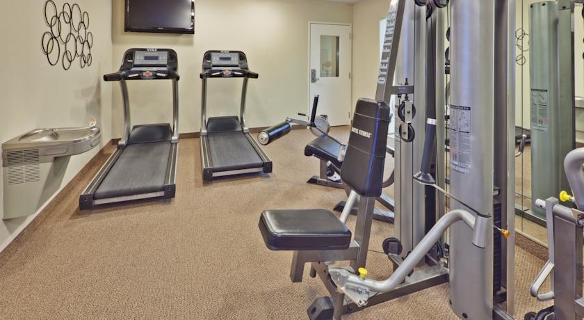 Отель Candlewood Suites Memphis