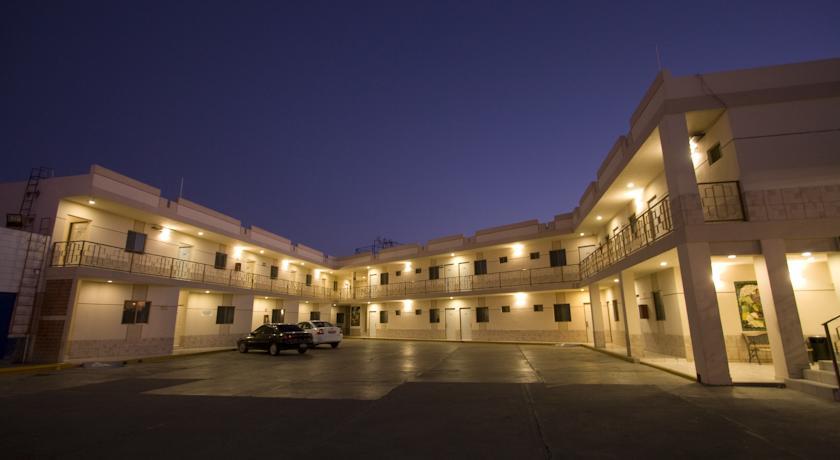 Отель Hotel Hacienda Nainari