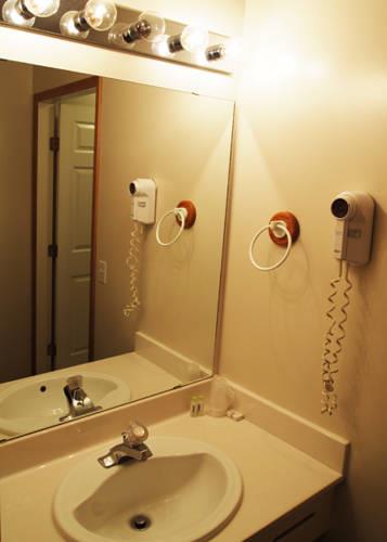Отель Bow River Inn