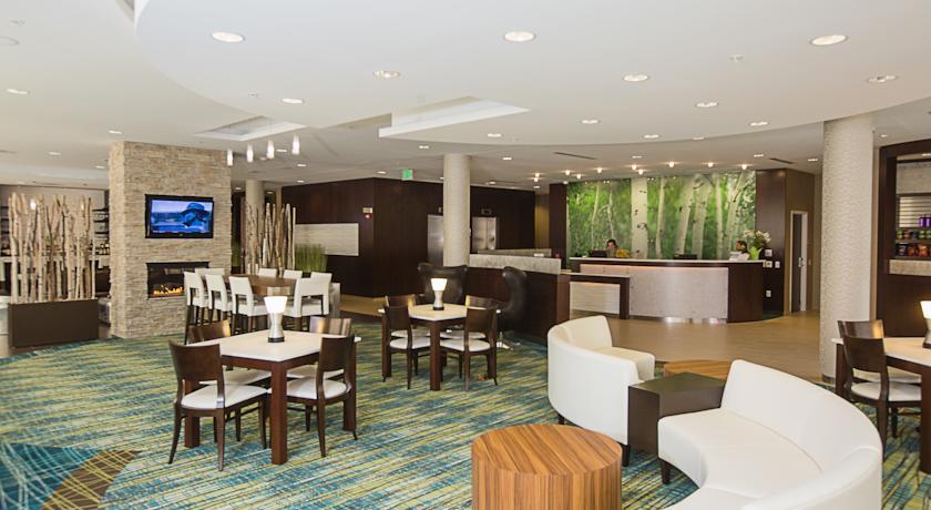 Отель SpringHill Suites by Marriott Bloomington