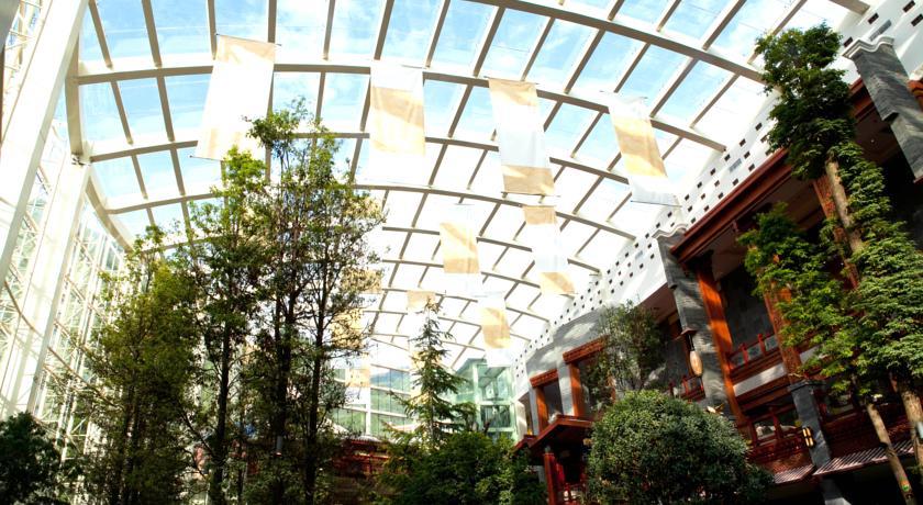 Отель Howard Johnson Tian Yuan Jiuzhaigou
