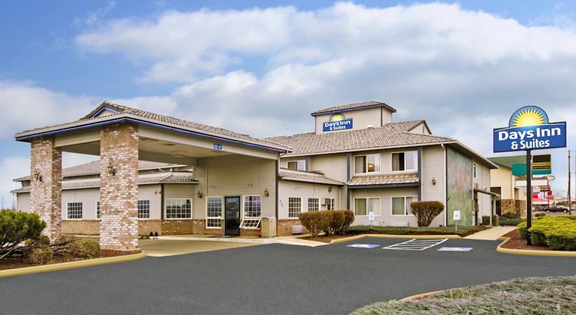 Отель Toppenish Inn and Suites